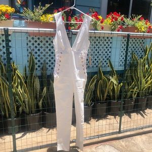White V-neck jumpsuit
